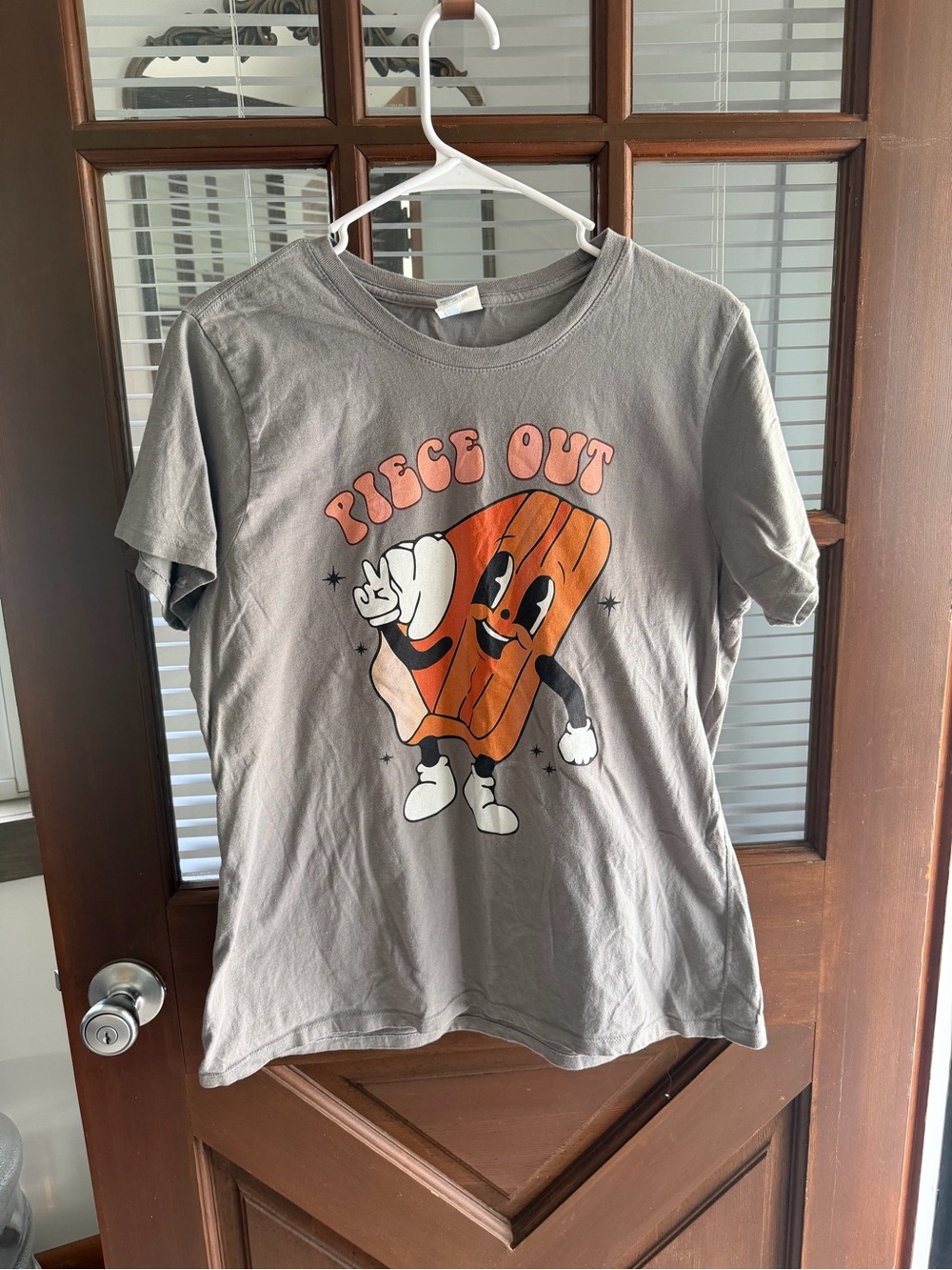 Women's 'Piece Out' Graphic Short Sleeve Tee - Gray with Orange Print